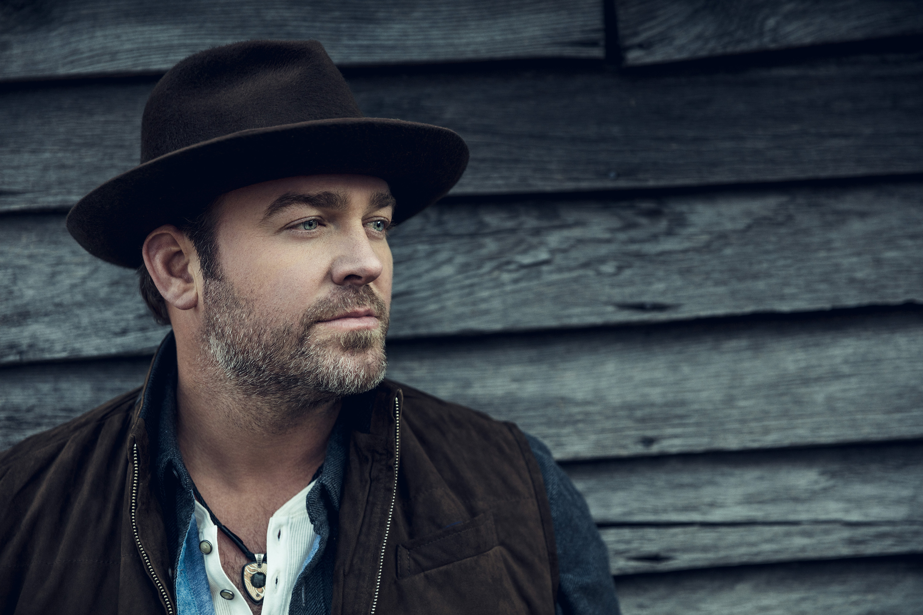 Lee Brice • Red Light Management