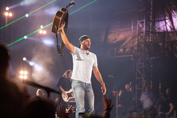 luke bryan tour detroit