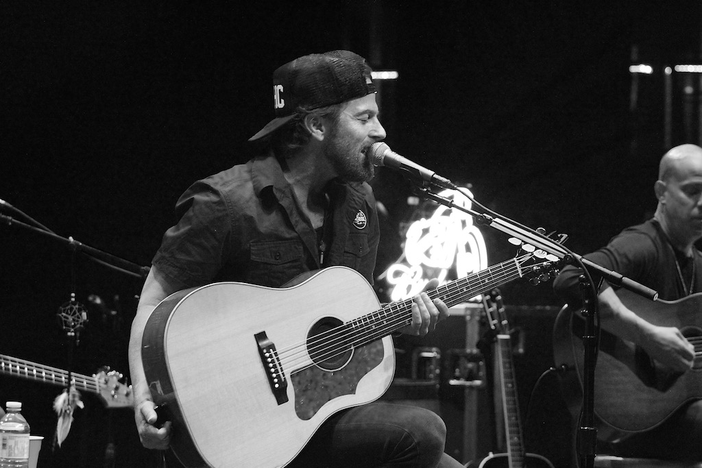 KIP MOORE CONTINUES INTERNATIONAL ROOM TO SPARE ACOUSTIC TOUR WITH
