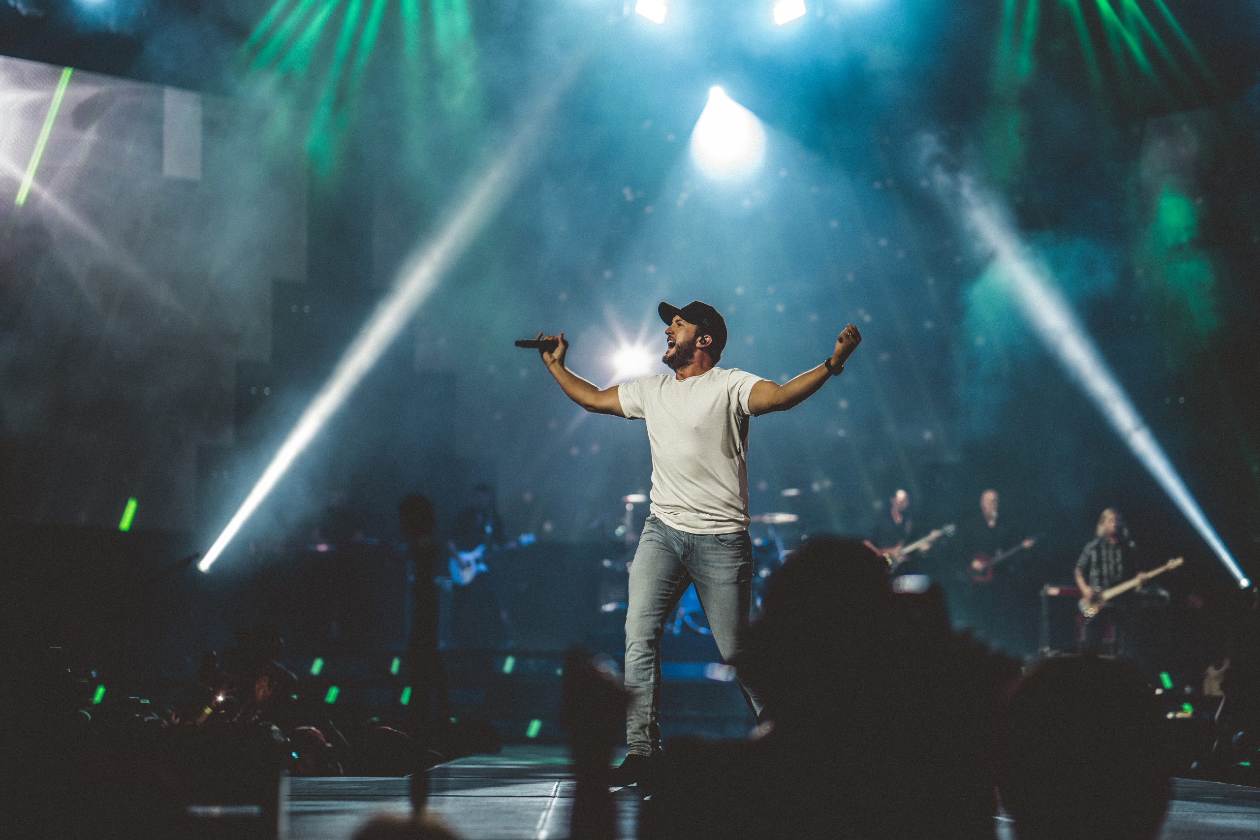 Luke Bryan Announces 36City Headline "Country On Tour" • Red Light